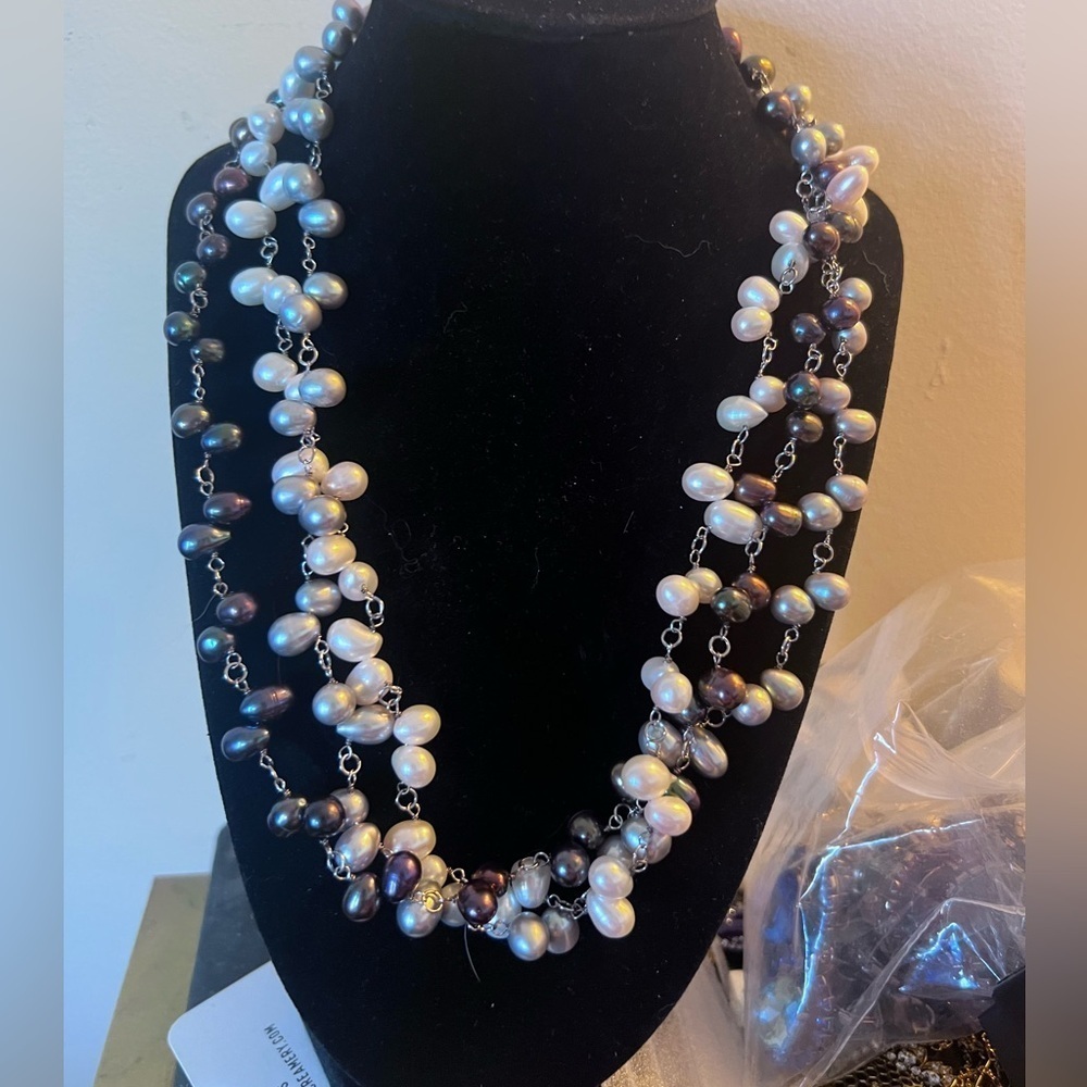 Elegant Multi-Color Pearl Necklace